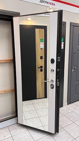 Входная дверь  