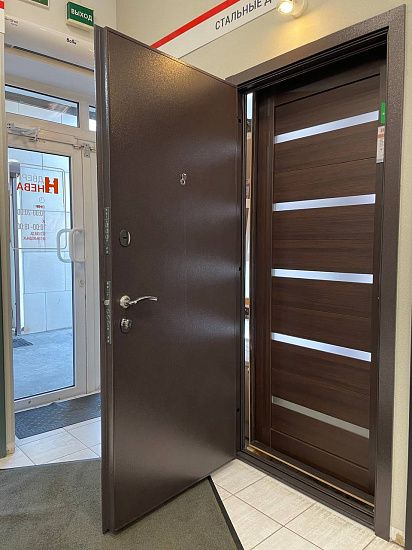 Входная дверь  