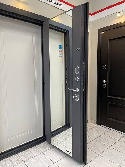 Входная дверь  